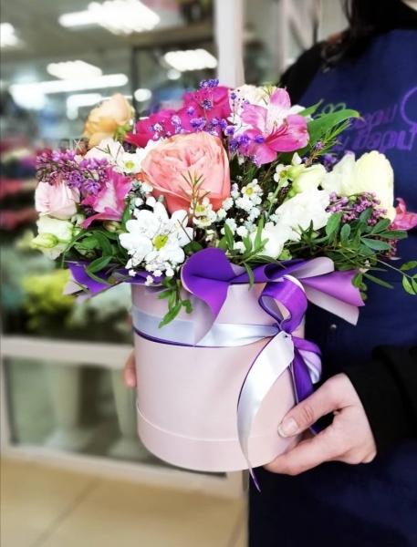 Пусть в душах Ваших распускаются цветы, цветы любви, надежды, веры в сказку. И солнышко лучами..
