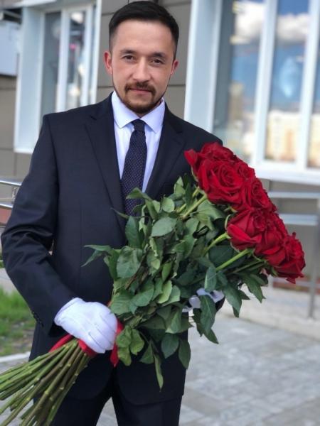____________________________________________
Магазин свежих цветов 
"Бери и Дари"  
Ждем Вас в гости по адресу
Ленина..