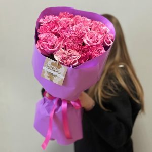 15 роз 50см сорта Кантри Блюз в упаковке