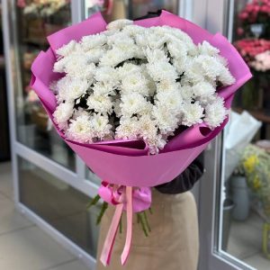 Букет из 15 белых пушистых хризантем