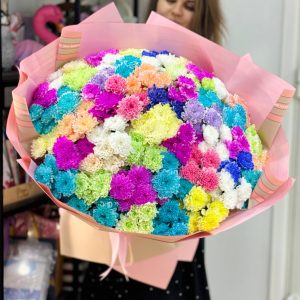 Букет из 51 цветной кустовой хризантемы