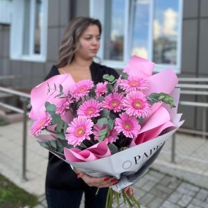 11 гербер с эвкалиптом